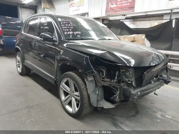 WVGAV7AX5GW074026 2016 VOLKSWAGEN TIGUAN - Image 1