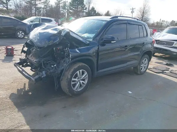 WVGAV7AX5GW520045 2016 VOLKSWAGEN TIGUAN - Image 2