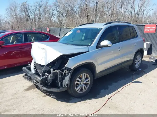 WVGAV7AX5GW538027 2016 VOLKSWAGEN TIGUAN - Image 2