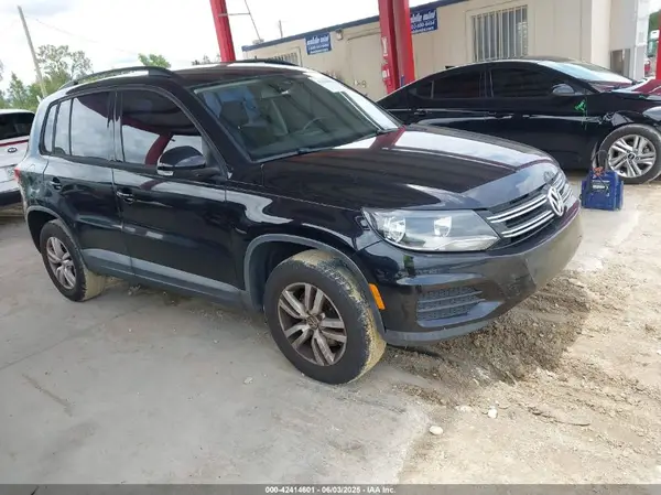 WVGAV7AX5GW554163 2016 VOLKSWAGEN TIGUAN - Image 1