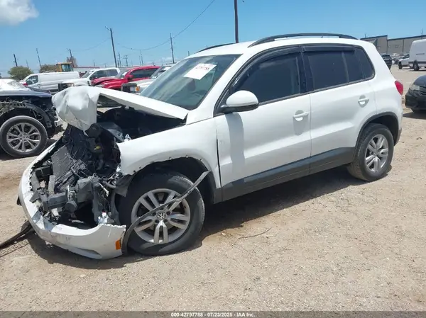 WVGAV7AX5GW557452 2016 VOLKSWAGEN TIGUAN - Image 2