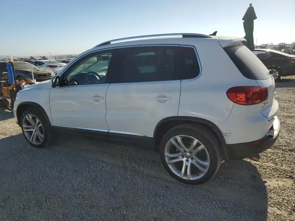 WVGAV7AX5GW557807 2016 VOLKSWAGEN TIGUAN - Image 2