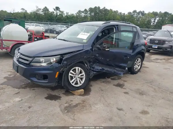 WVGAV7AX5GW563607 2016 VOLKSWAGEN TIGUAN - Image 2