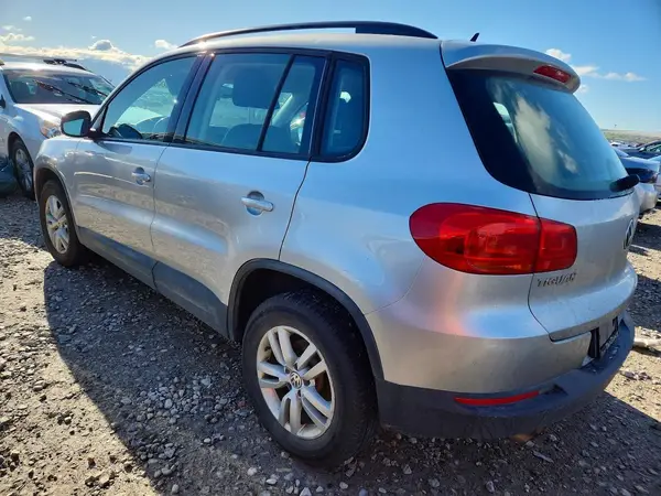 WVGAV7AX5GW582707 2016 VOLKSWAGEN TIGUAN - Image 2