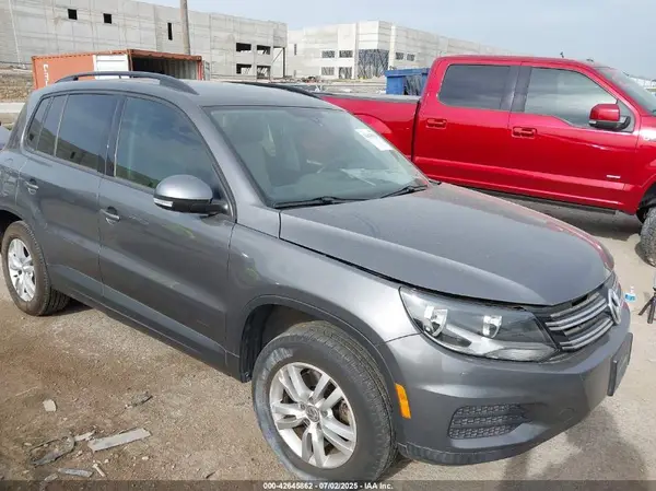 WVGAV7AX5GW598289 2016 VOLKSWAGEN TIGUAN - Image 1