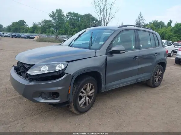 WVGAV7AX5GW614040 2016 VOLKSWAGEN TIGUAN - Image 2