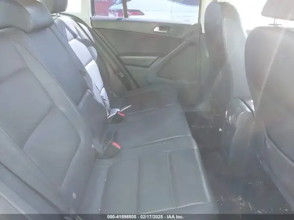 WVGAV7AX5HK004440 2017 VOLKSWAGEN TIGUAN - Image 8