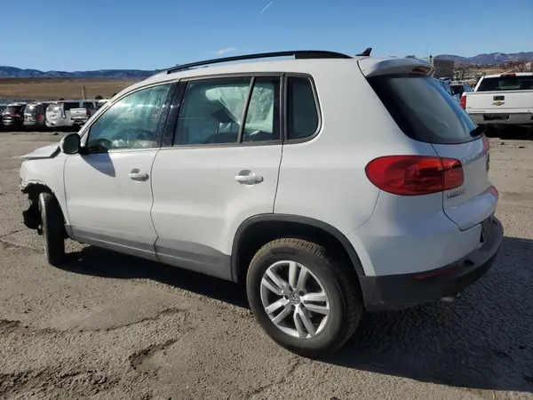 WVGAV7AX5HK005670 2017 VOLKSWAGEN TIGUAN - Image 2