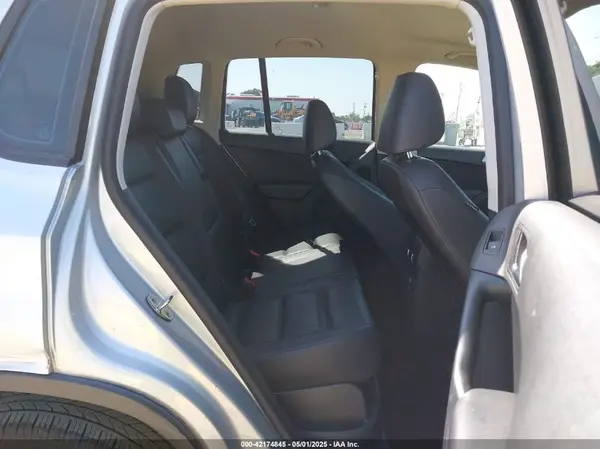WVGAV7AX5HK016877 2017 VOLKSWAGEN TIGUAN - Image 8