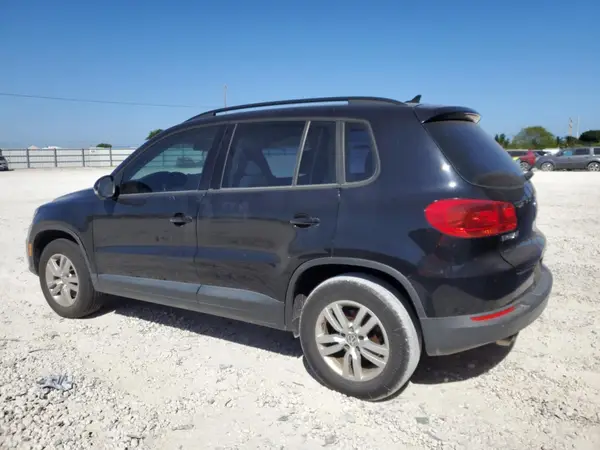 WVGAV7AX5HK022033 2017 VOLKSWAGEN TIGUAN - Image 2