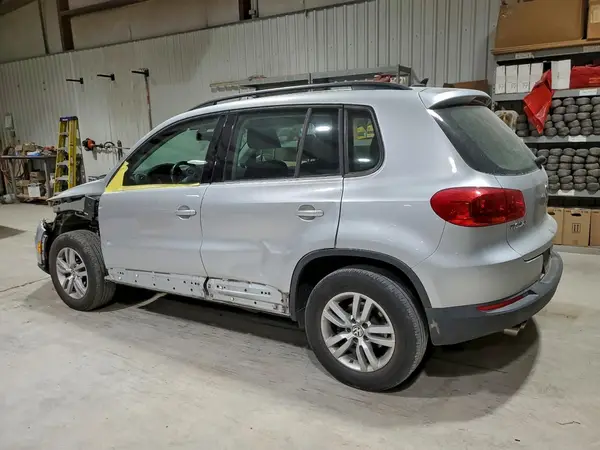 WVGAV7AX5HK022890 2017 VOLKSWAGEN TIGUAN - Image 2