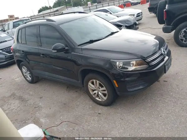WVGAV7AX5HK023666 2017 VOLKSWAGEN TIGUAN - Image 1