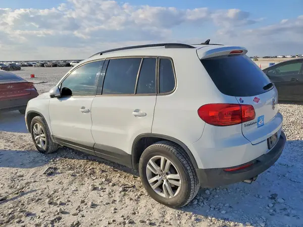 WVGAV7AX5HK041777 2017 VOLKSWAGEN TIGUAN - Image 2