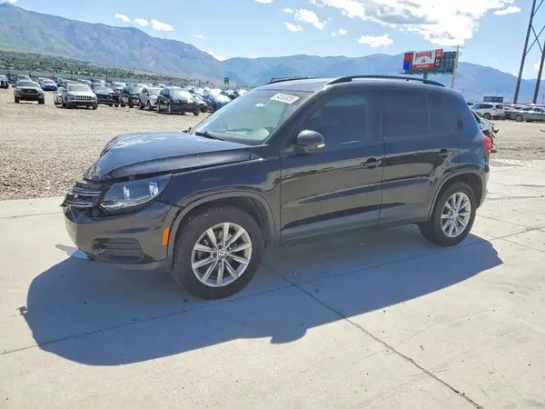 WVGAV7AX5HK042055 2017 VOLKSWAGEN TIGUAN - Image 1