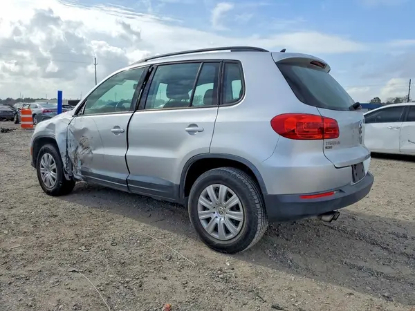 WVGAV7AX5HK042749 2017 VOLKSWAGEN TIGUAN - Image 2
