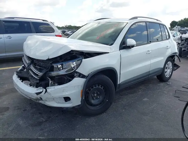 WVGAV7AX5HK043769 2017 VOLKSWAGEN TIGUAN - Image 2