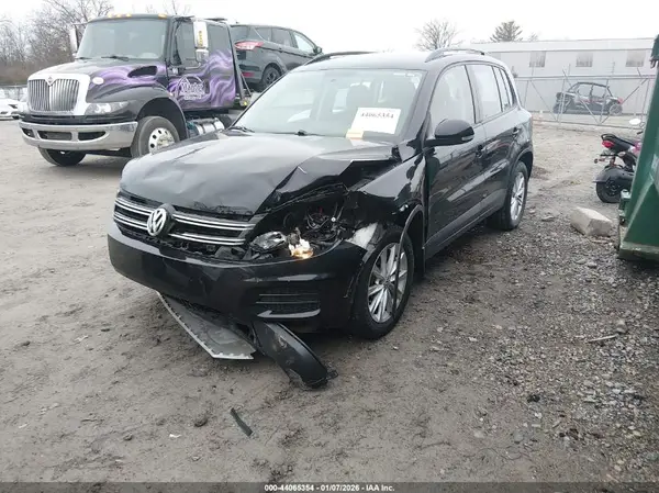 WVGAV7AX5HK044761 2017 VOLKSWAGEN TIGUAN - Image 2