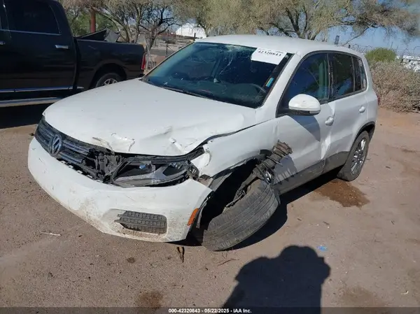 WVGAV7AX5HK045344 2017 VOLKSWAGEN TIGUAN - Image 2