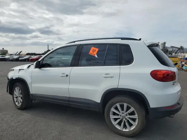 WVGAV7AX5HK048888 2017 VOLKSWAGEN TIGUAN - Image 2