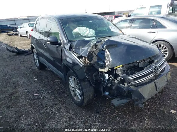 WVGAV7AX5HK053010 2017 VOLKSWAGEN TIGUAN - Image 1