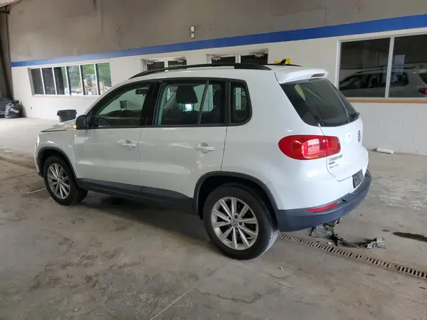 WVGAV7AX5HK054030 2017 VOLKSWAGEN TIGUAN - Image 2