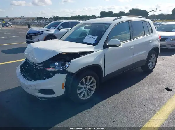WVGAV7AX5HK055081 2017 VOLKSWAGEN TIGUAN - Image 2