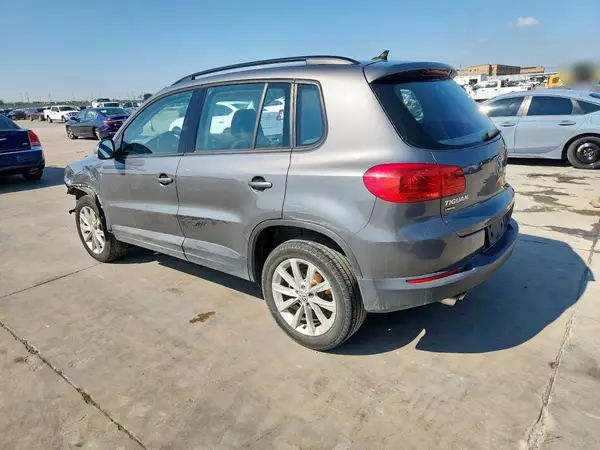 WVGAV7AX5JK004752 2018 VOLKSWAGEN TIGUAN - Image 2