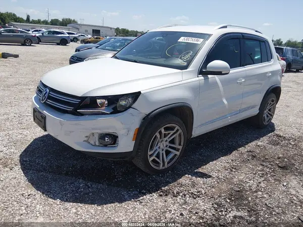WVGAV7AX6GW026275 2016 VOLKSWAGEN TIGUAN - Image 2