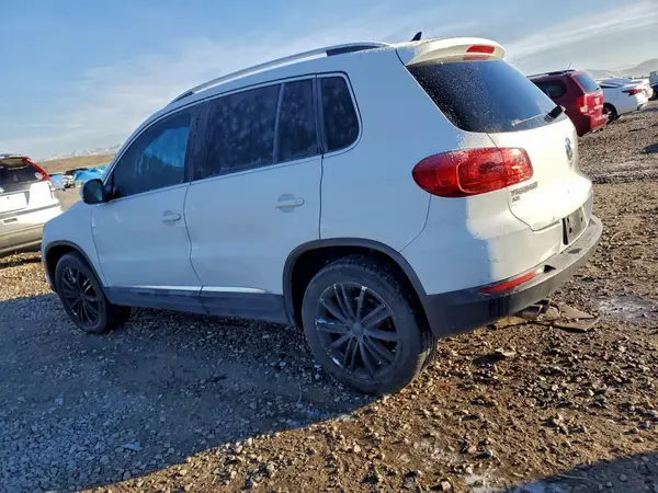 WVGAV7AX6GW508079 2016 VOLKSWAGEN TIGUAN - Image 2
