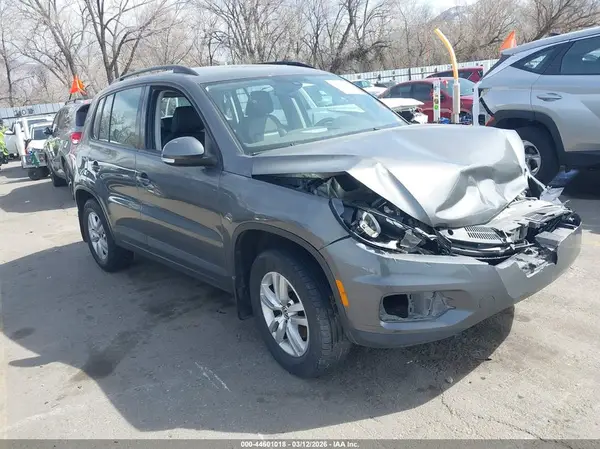 WVGAV7AX6GW558612 2016 VOLKSWAGEN TIGUAN - Image 1