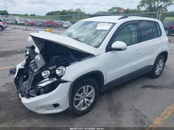 WVGAV7AX6GW575152 2016 VOLKSWAGEN TIGUAN - Image 2