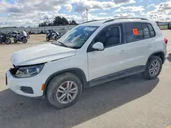 WVGAV7AX6GW600230 2016 VOLKSWAGEN TIGUAN