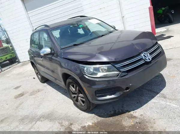 WVGAV7AX6GW601958 2016 VOLKSWAGEN TIGUAN - Image 1