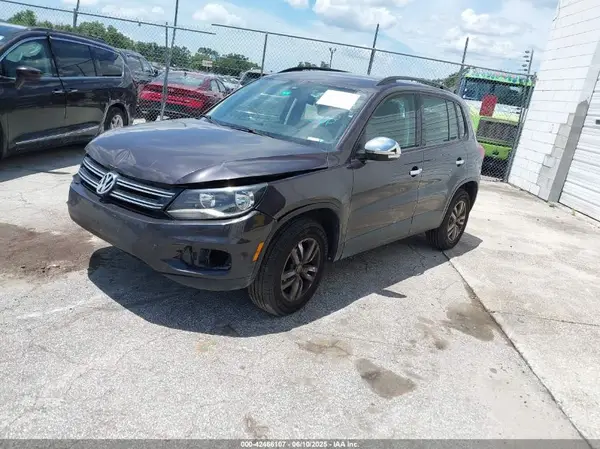 WVGAV7AX6GW601958 2016 VOLKSWAGEN TIGUAN - Image 2