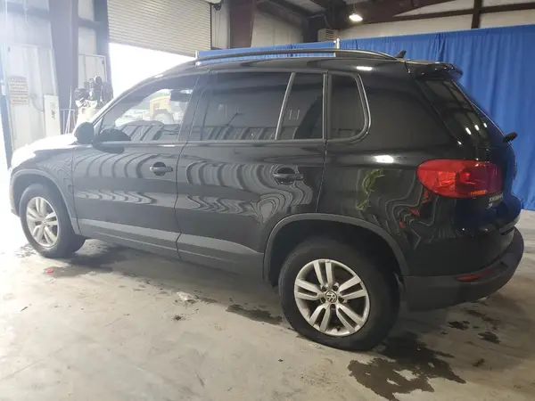 WVGAV7AX6HK007797 2017 VOLKSWAGEN TIGUAN - Image 2