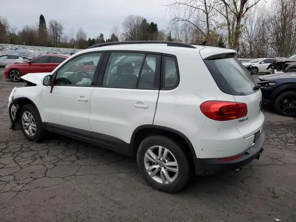 WVGAV7AX6HK025071 2017 VOLKSWAGEN TIGUAN - Image 2