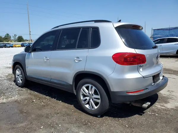 WVGAV7AX6HK029413 2017 VOLKSWAGEN TIGUAN - Image 2