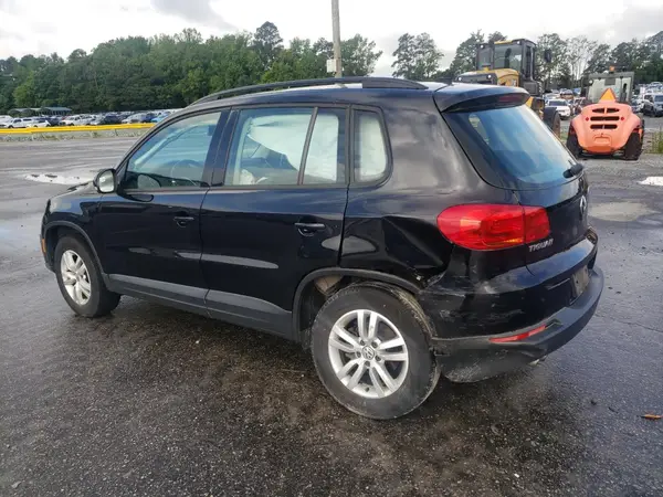 WVGAV7AX6HK030075 2017 VOLKSWAGEN TIGUAN - Image 2