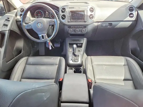 WVGAV7AX6HK030240 2017 VOLKSWAGEN TIGUAN - Image 8