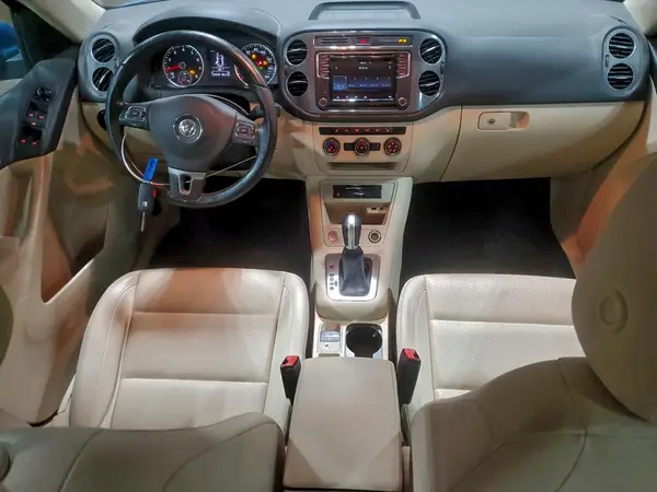 WVGAV7AX6HK035535 2017 VOLKSWAGEN TIGUAN - Image 8