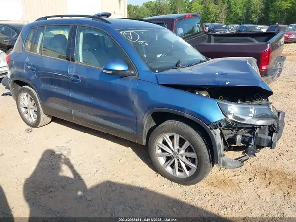 WVGAV7AX6HK048818 2017 VOLKSWAGEN TIGUAN - Image 1