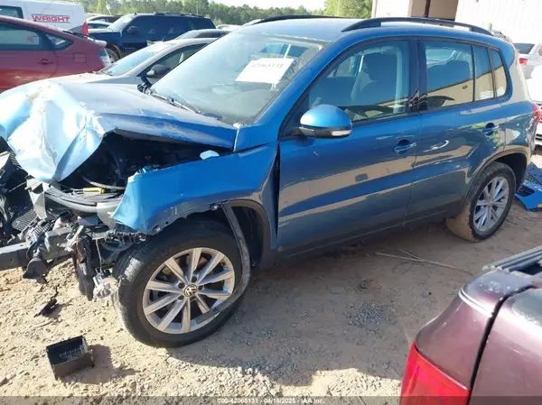WVGAV7AX6HK048818 2017 VOLKSWAGEN TIGUAN - Image 2