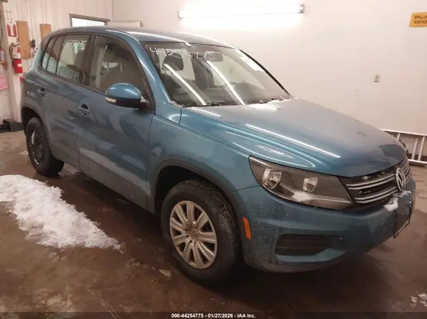 WVGAV7AX6HK051041 2017 VOLKSWAGEN TIGUAN - Image 1
