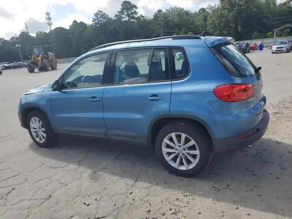 WVGAV7AX6HK053615 2017 VOLKSWAGEN TIGUAN - Image 2