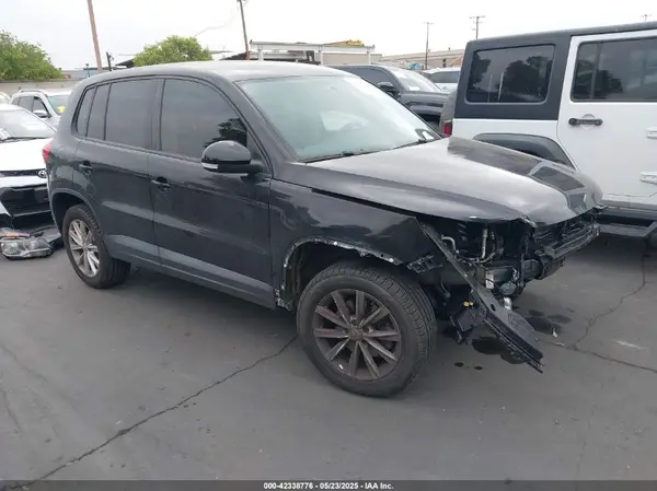 WVGAV7AX6HK053775 2017 VOLKSWAGEN TIGUAN - Image 1