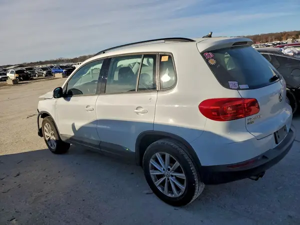 WVGAV7AX6JK004369 2018 VOLKSWAGEN TIGUAN - Image 2