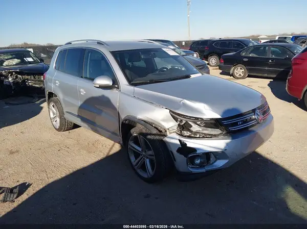 WVGAV7AX7GW064226 2016 VOLKSWAGEN TIGUAN - Image 1