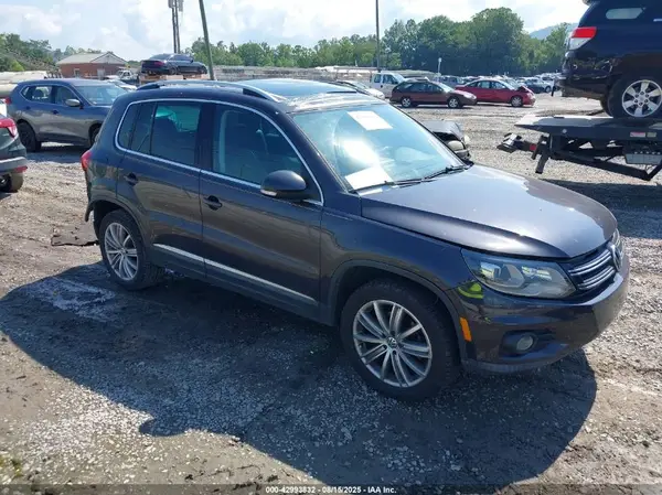 WVGAV7AX7GW518605 2016 VOLKSWAGEN TIGUAN - Image 1