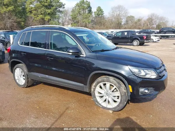 WVGAV7AX7GW520015 2016 VOLKSWAGEN TIGUAN - Image 1