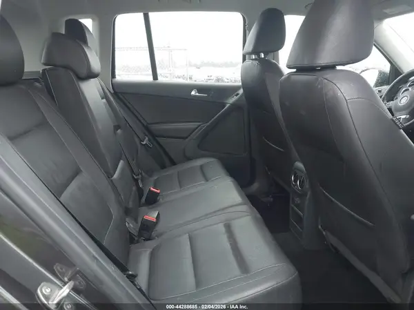 WVGAV7AX7GW558831 2016 VOLKSWAGEN TIGUAN - Image 8